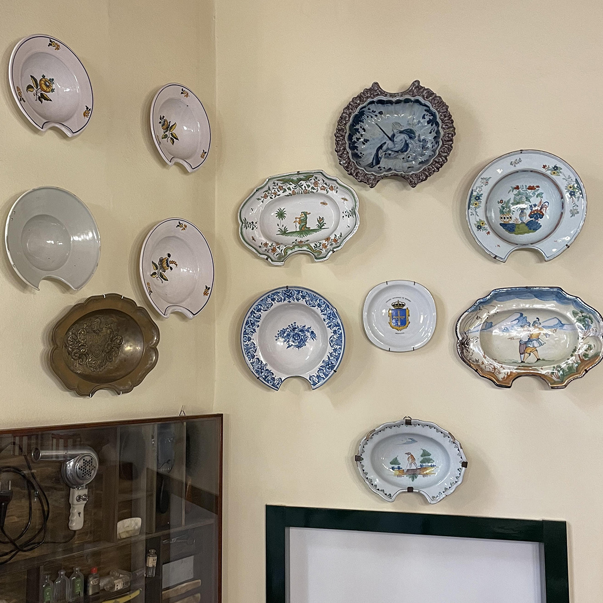 Piatti da barbiere: cimeli da collezione