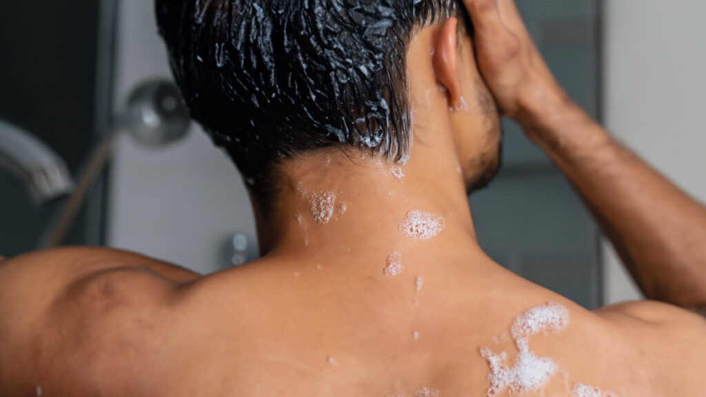 Shampoo per capelli grassi, blog (AI)